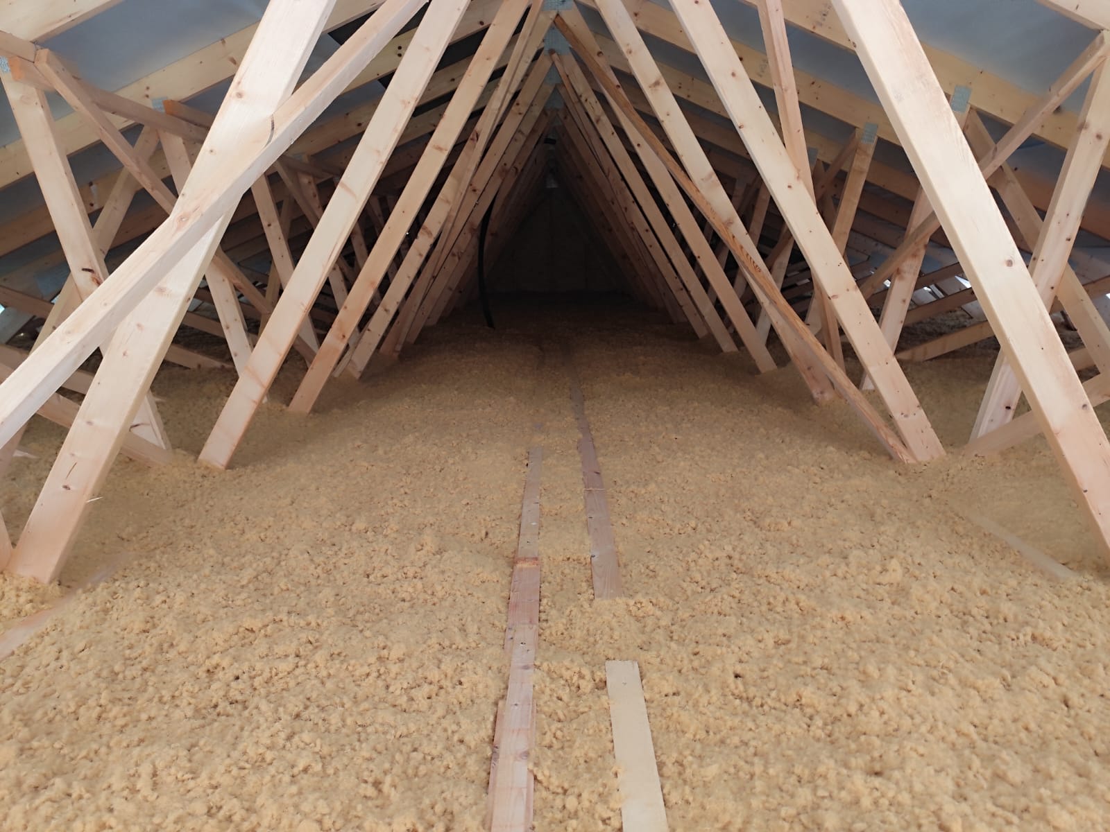 Zateplenie v&auml;zn&iacute;kov&eacute;ho krovu